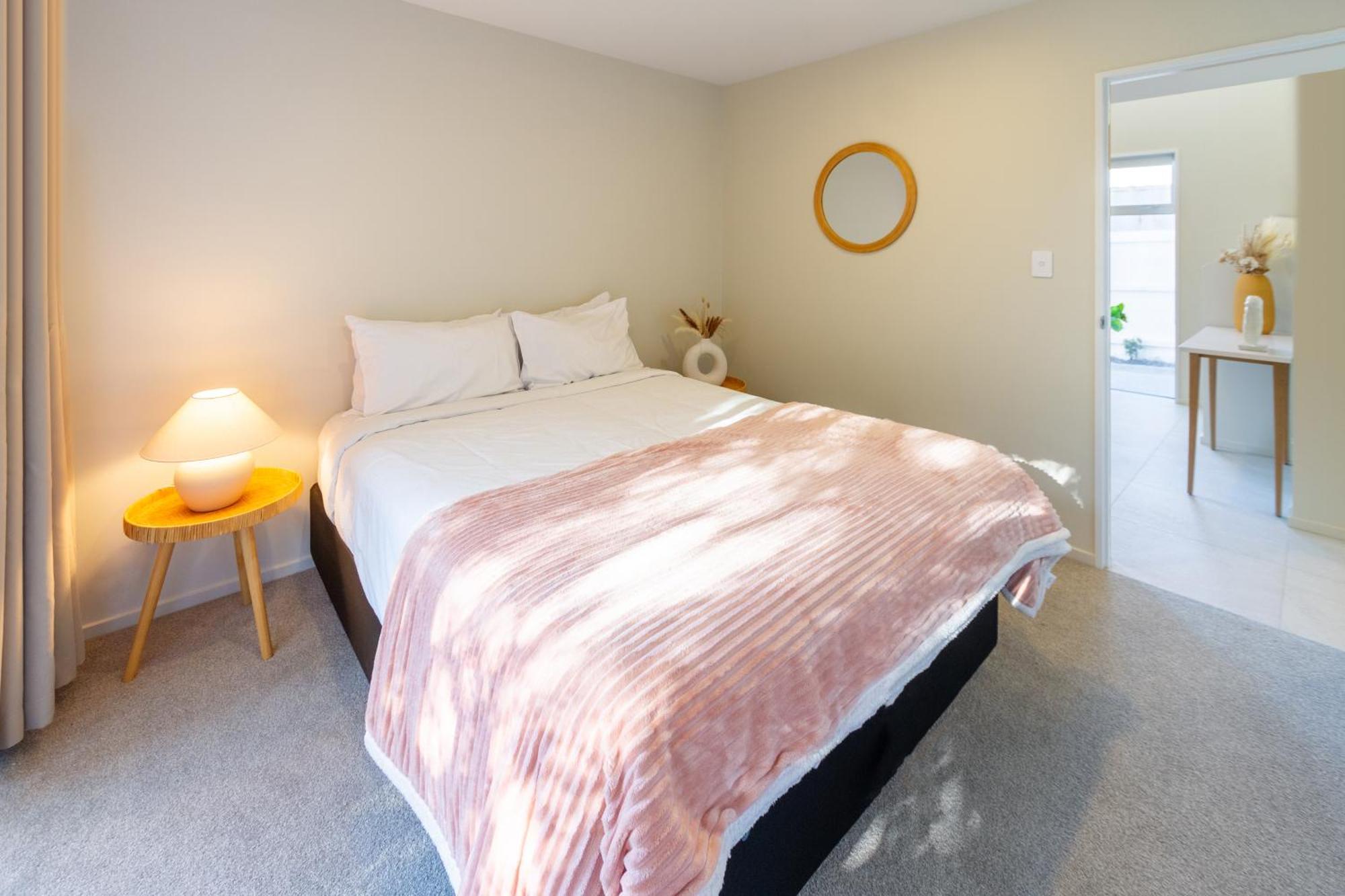 Luxury Beachside Living Elegant 3-Bedroom Haven Christchurch Exteriér fotografie