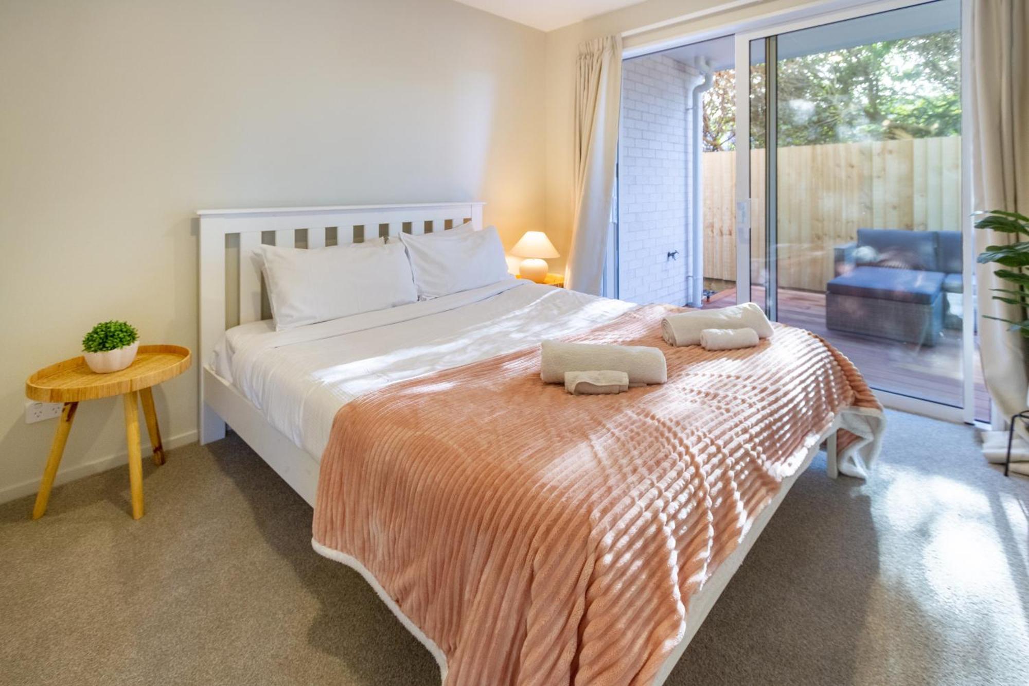 Luxury Beachside Living Elegant 3-Bedroom Haven Christchurch Exteriér fotografie
