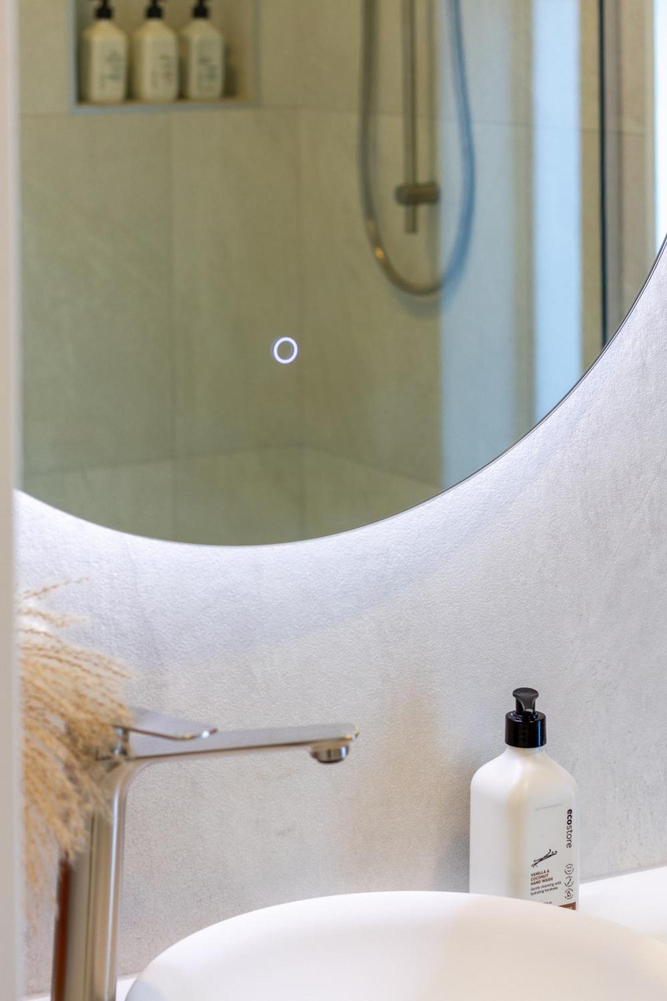 Luxury Beachside Living Elegant 3-Bedroom Haven Christchurch Exteriér fotografie