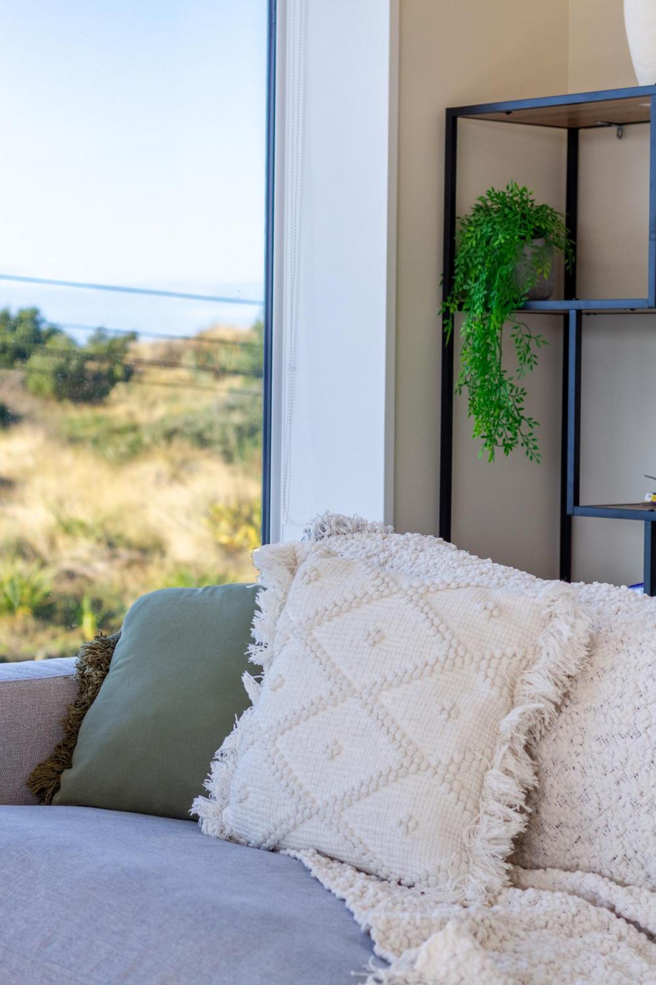 Luxury Beachside Living Elegant 3-Bedroom Haven Christchurch Exteriér fotografie