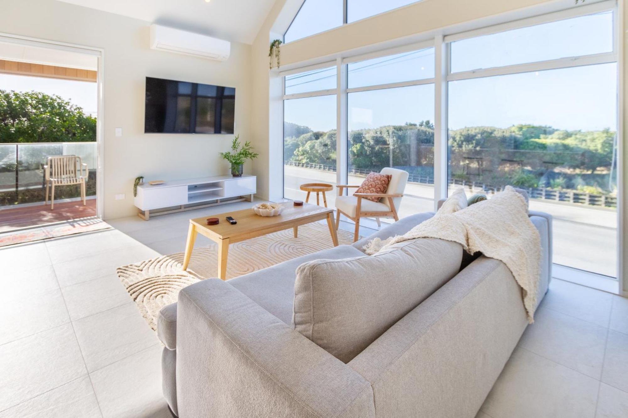Luxury Beachside Living Elegant 3-Bedroom Haven Christchurch Exteriér fotografie