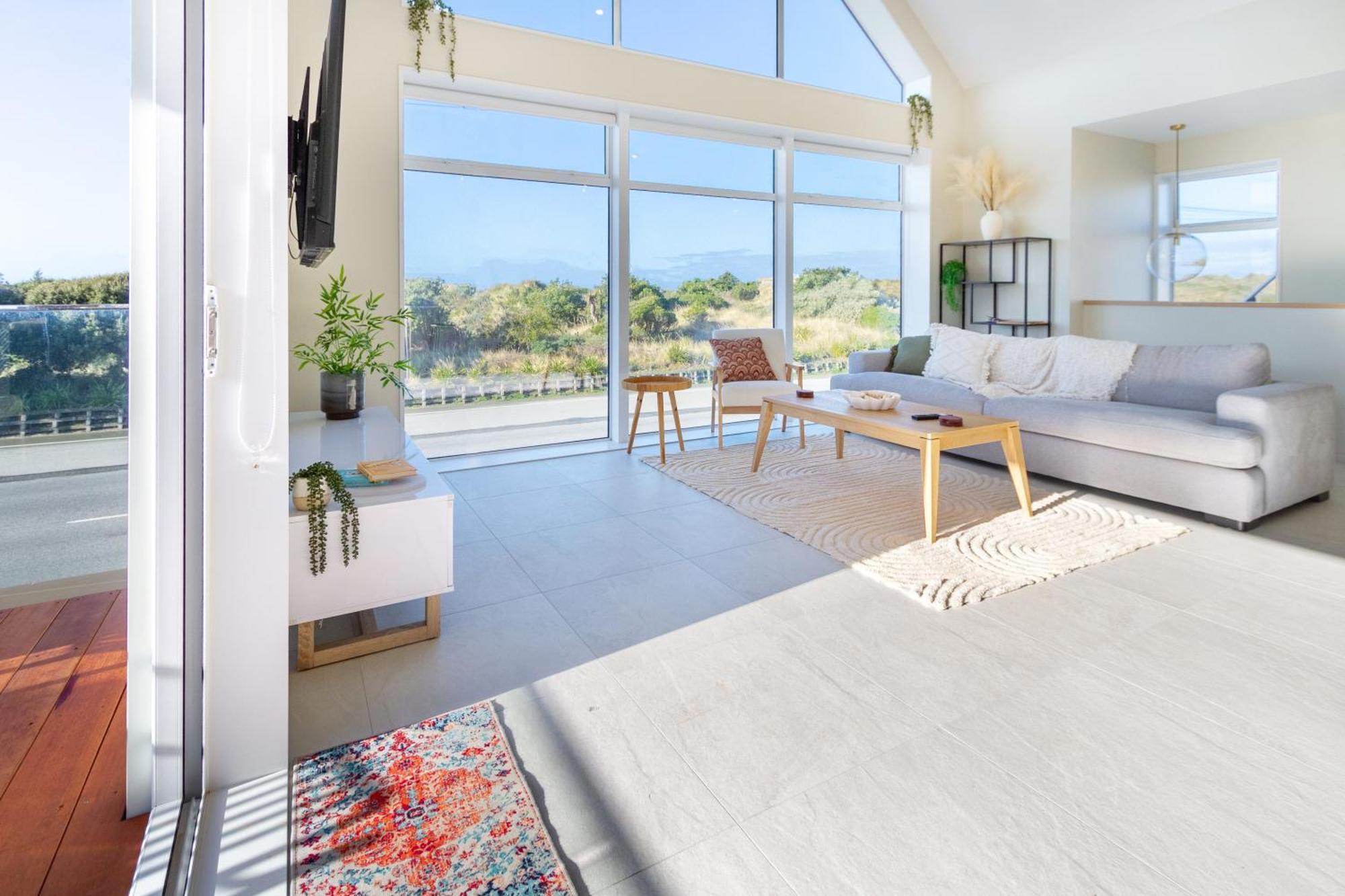 Luxury Beachside Living Elegant 3-Bedroom Haven Christchurch Exteriér fotografie