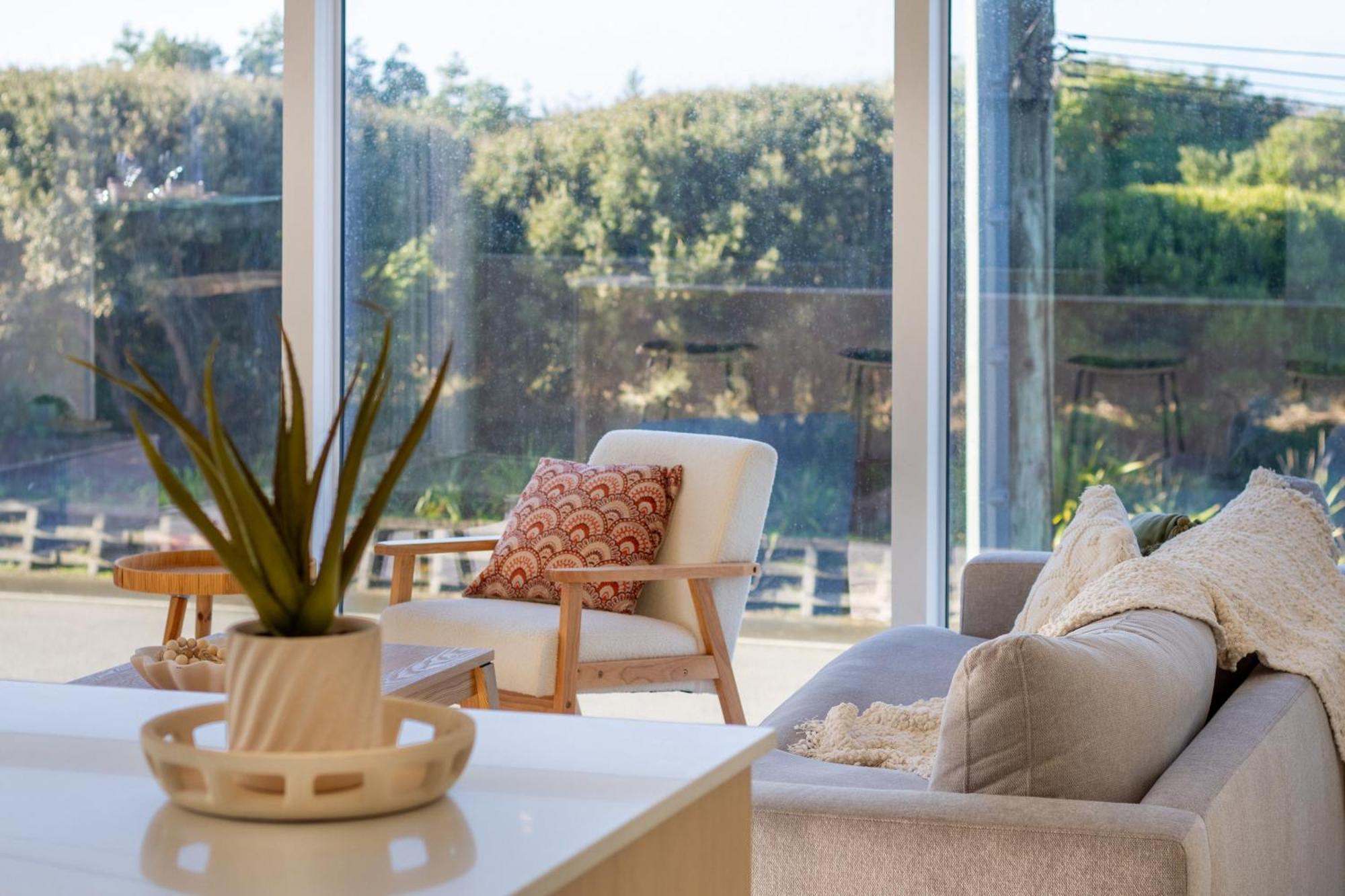 Luxury Beachside Living Elegant 3-Bedroom Haven Christchurch Exteriér fotografie