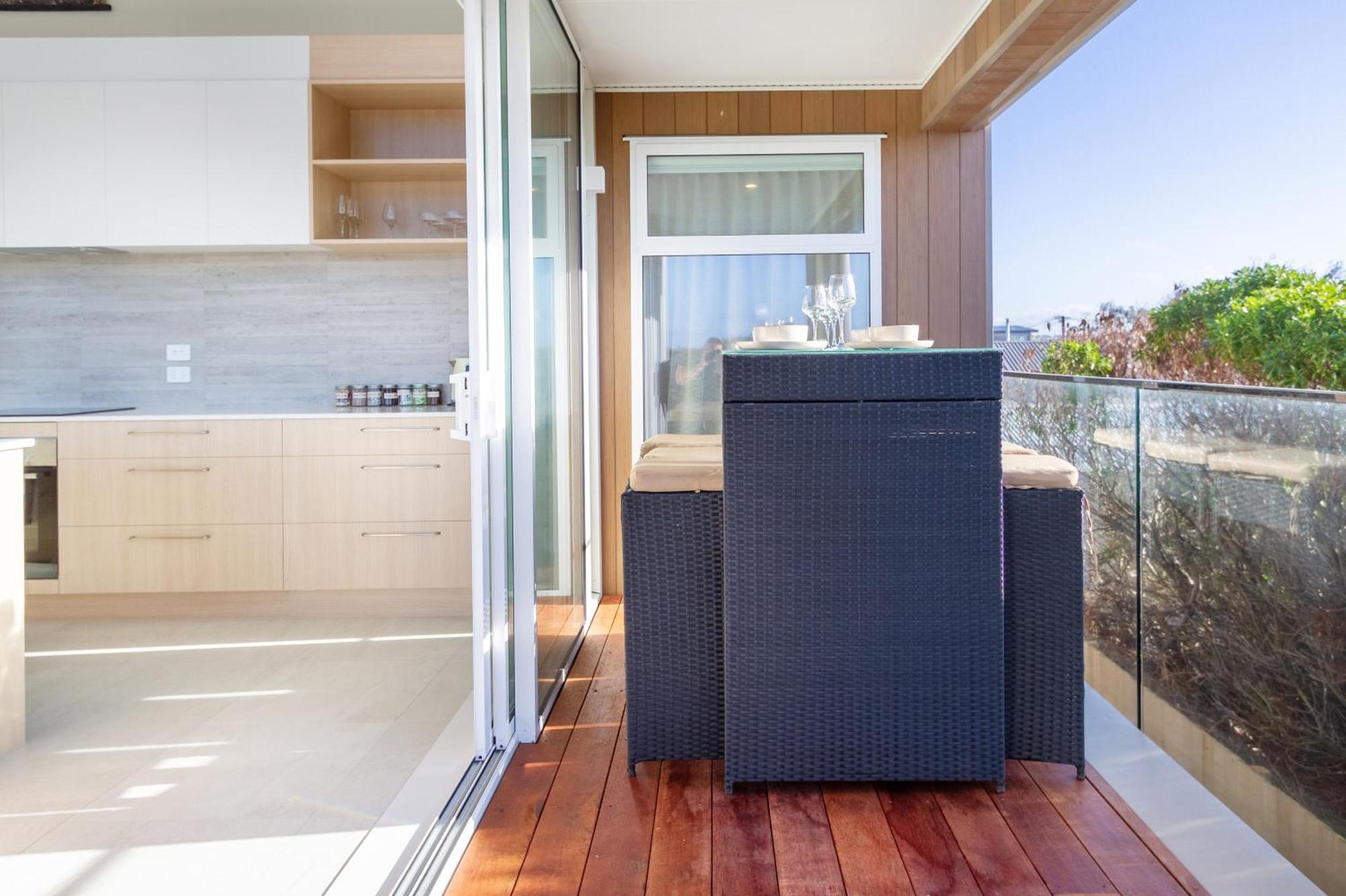 Luxury Beachside Living Elegant 3-Bedroom Haven Christchurch Exteriér fotografie